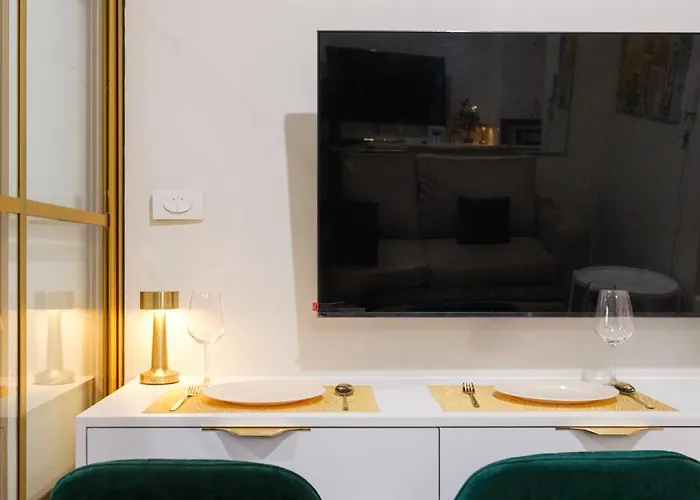 Apartment Luxe 1br With Wifi, Karaoke And Balcony Near Sm Megamall *